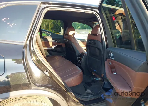 2021 BMW X5 xDrive40I z USA, uszkodzony, nr VIN 5UXCR6C09M9D76586